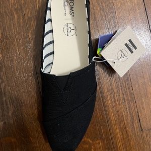 Tom's Alpargata Black Heritage Canvas Flats. Women Size 11. Black. NWT.
